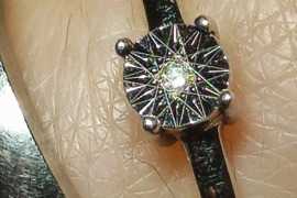 Ziedas su deimantuku