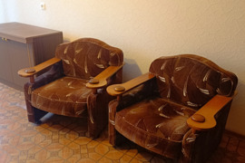 Dovanojame fotelius, sekciją ir spintelę