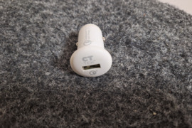 Parduodami telefonų įkrovimo laidai.