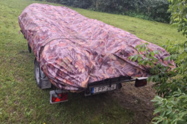 Guminė valtis kietu dugnu su pripučiamu kyliumi 4,50 m.ilgio