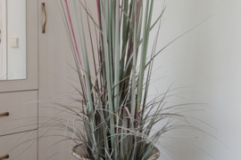 Prancūziško stiliaus balinto metalo aukšta vaza (aukštis - 54cm, skersmuo - 34 cm)