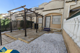 Namas su bendru baseinu, Alicante provincijoje, Torrevieja mieste, Los Balcones rajone. 4 kambariai 