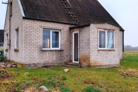 Parduodama mūrinė sodyba Pamažupių k., Pasvalio r.