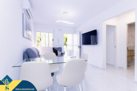 Renovuotas apartamentas su bendru baseinu, Alicante provincijoje, Torrevieja mieste. 3 kambariai | 5