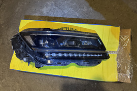 VW Tiguan priekinis, dešinys originalus žibintas