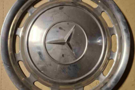 Mercedes-benz W123 originalus ratų gaubtas