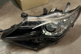 Toyota Auris priekinis kairys žibintas
