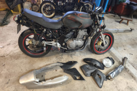 Honda CB , Aksesuarai - apranga, Apdailos detalės, Elektros sistemos dalys, Išmetimo sistemos dalys,