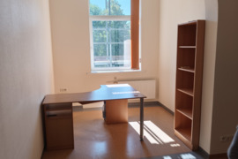 Išnuomojamas 26 kv.m. Ofisas P. Komunos g. Klaipėda. Kaina tik 140€/mėn