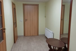 2 kambarių atskiras būstas namo dalyje