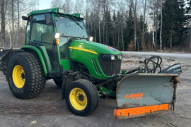 John Deere 4520, Traktoriai