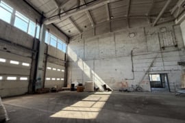 Klaipėdoje Šilutės pl. Išnuomojamos 635 kv.m. ploto patalpos. Sandėliavimui - Gamybai 