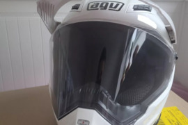 AGV AX-8, Šalmai