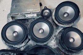 Logic7 harman kardon automobiline garso aparatūra