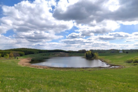 Už itin patrauklią kainą parduodamas 2 ha žemės ūkio paskirties sklypas ant Jokubinės ežero kranto Z