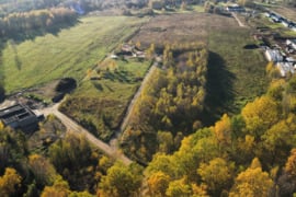 Sklypas ribojasi su mišku ir prie Vilniaus sklypas prie miško