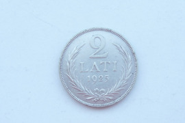 Sidabrinė moneta 2 latai