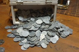 735 Lietuvisku centu ir litu monetos