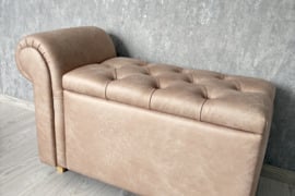 Chesterfield stiliaus pufas