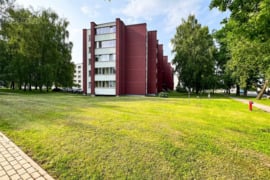Vilkaviškio r. sav., Kybartų m., Vištyčio g., 4 kambarių butas