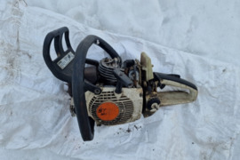Benzo pjūklas Stihl Ms 260 ant daliu,be karbo bet variklis veikia,atvezta is Norvegijos