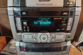 SHARP CENTRAS FM,AUX, MC,,