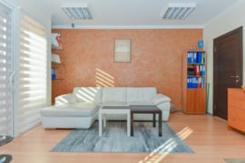 Išskirtinis 76 kv. m butas Klaipėdos centre su atskiru įėjimu ir komercijos galimybe