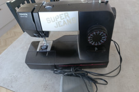 Siuvimo masina Toyota super jeans15