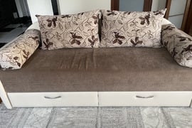 Parduodama naudota sofa-lova  su daiktadėže