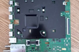 Samsung QE55Q77C pagrindinė plokštė