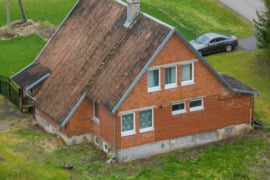 Gyvenamasis namas su dideliu žemės sklypu Šermukšnių g. 4, Žilpamūšio k., Saločių sen., Pasvalio r. 