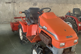 Kubota A-30, Traktoriai