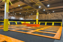Parduodama batutų parko įranga – 1100 m² pilnas komplektas