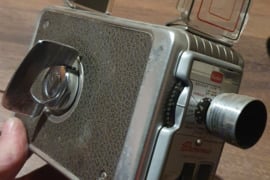 Vintažinė 8 mm kino kamera „Kodak Brownie Movie Camera II
