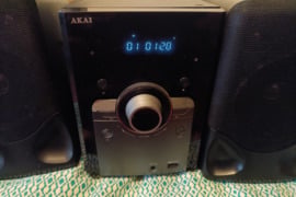 GERAS AKAI CENTRAS ,CD,DVD,HDMI,FM, MP3,AUX, USB-PORT
