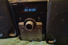 GERAS AKAI CENTRAS CD,DVD, DVX, FM, AUX, HDMI,USB-PORT