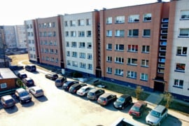 Butas Varėnoje, Aušros g., 2 kambariai. Renovuotas namas!