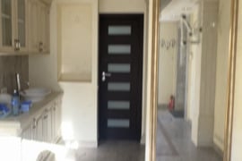 Negyvenamoji patalpa - Parduotuvė su kosmetikos salonu