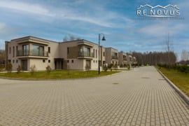 Parduodamas kotedžas/butas su garažu, terasa ir sklypu Šiauliuose