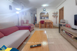 Apartamentas su terasa, Alicante provincijoje, Torrevieja mieste. 2 kambariai | 59 m² | 800 metrų ik