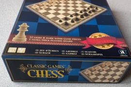 Mediniai šachmatai chess classic games