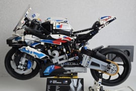 LEGO Technic BMW M 1000 RR 42130
