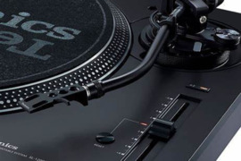 Technics SL-1210MK7 – profesionalus Direct Drive patefonas