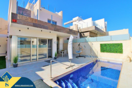 Vila su privačiu baseinu, Alicante provincijoje, Orihuela Costa mieste. 4 kambariai | 115 m² | 3 kil