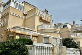 Namas su bendru baseinu, Alicante provincijoje, Torrevieja mieste, Los Balcones rajone. 5 kambariai 