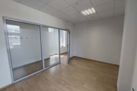 Nuomojami nedideli kabinetai greta Žaliojo tilto, Vilniuje