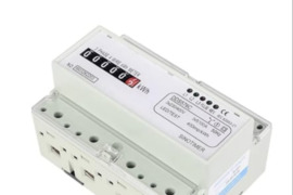 *Trifazis energijos skaitiklis, montuojamas ant DIN bėgelio, kWh, 100 A, 3x220V/380V 50-60Hz Kaina: 