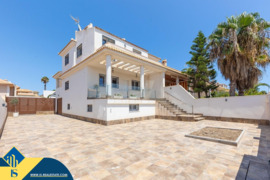 Vila su privačiu baseinu, Alicante provincijoje, Torrevieja mieste, Playa de Los Locos rajone. 5 kam