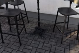 Baro stalas su kedemis