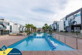 Apartamentas su bendru baseinu, Alicante provincijoje, Torrevieja mieste, Los Balcones rajone. 3 kam